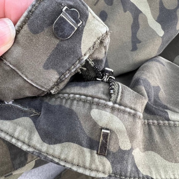 Banana Republic Women's Sloan Skinny Pants Size 6L Camo - Picture 10 of 12